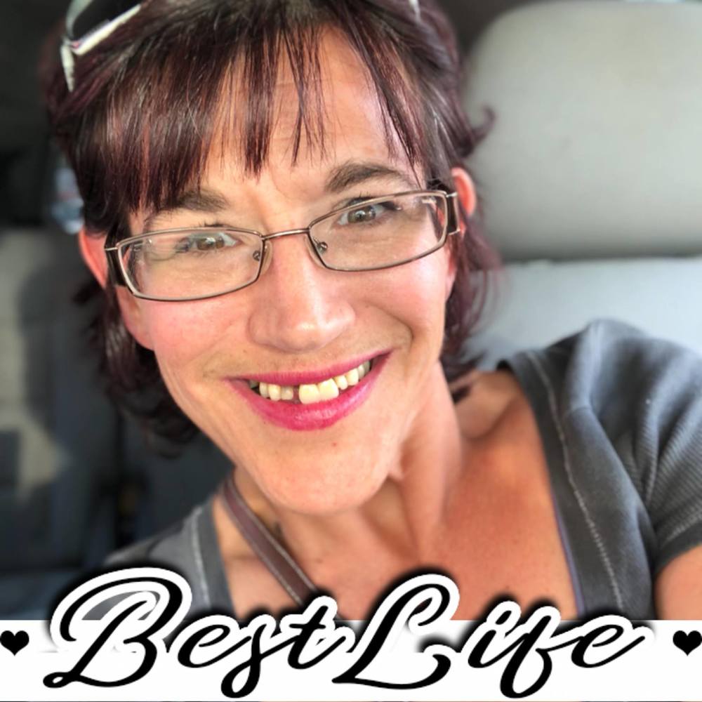 Meet your Posher, Nickie